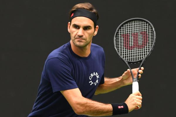 Federer surprises fans, joins Bocelli for epic final performance