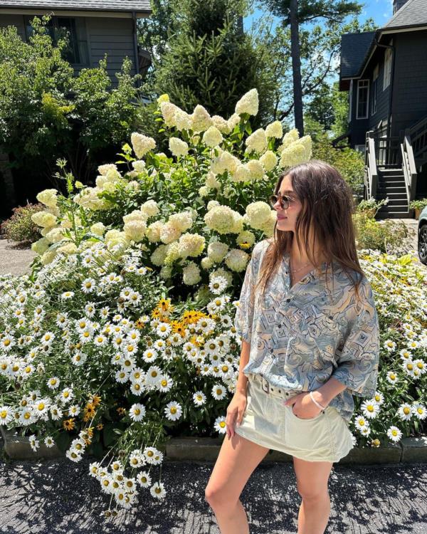 Taylor Hill Stuns in Summer Outfit on Instagram Photoshoot