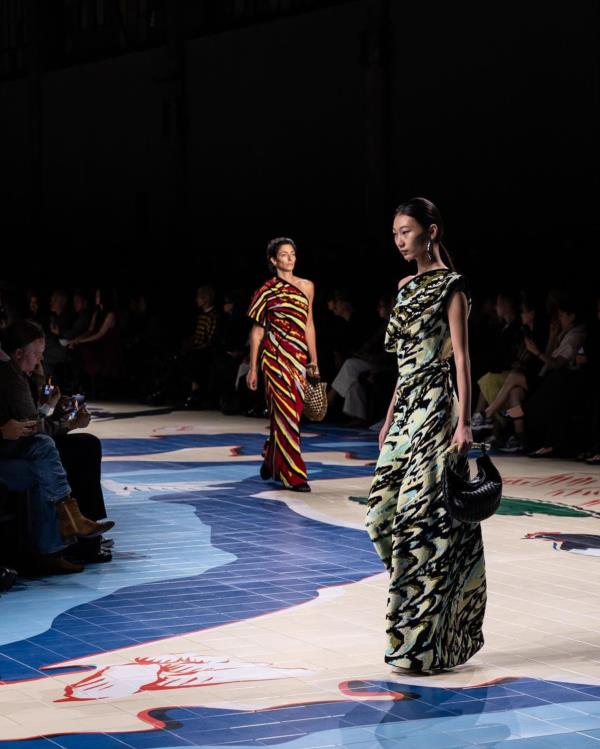 Unleashing Extravaganza: Bottega Veneta's Runway Moments on Milan Fashion