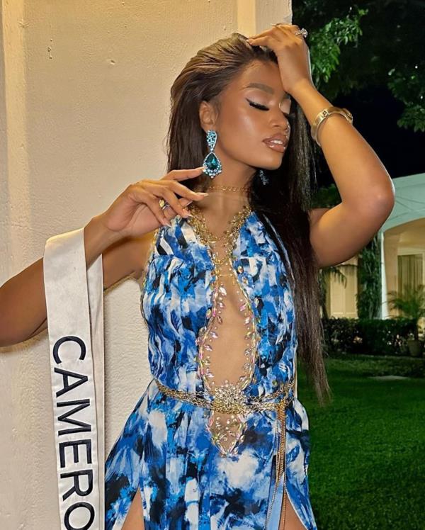 Issie Princesse's Instagram Photoshoot in Stunning Nighttime Attire