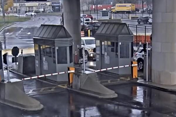 Speeding Car Crash and Explosion at Niagara Falls Border
