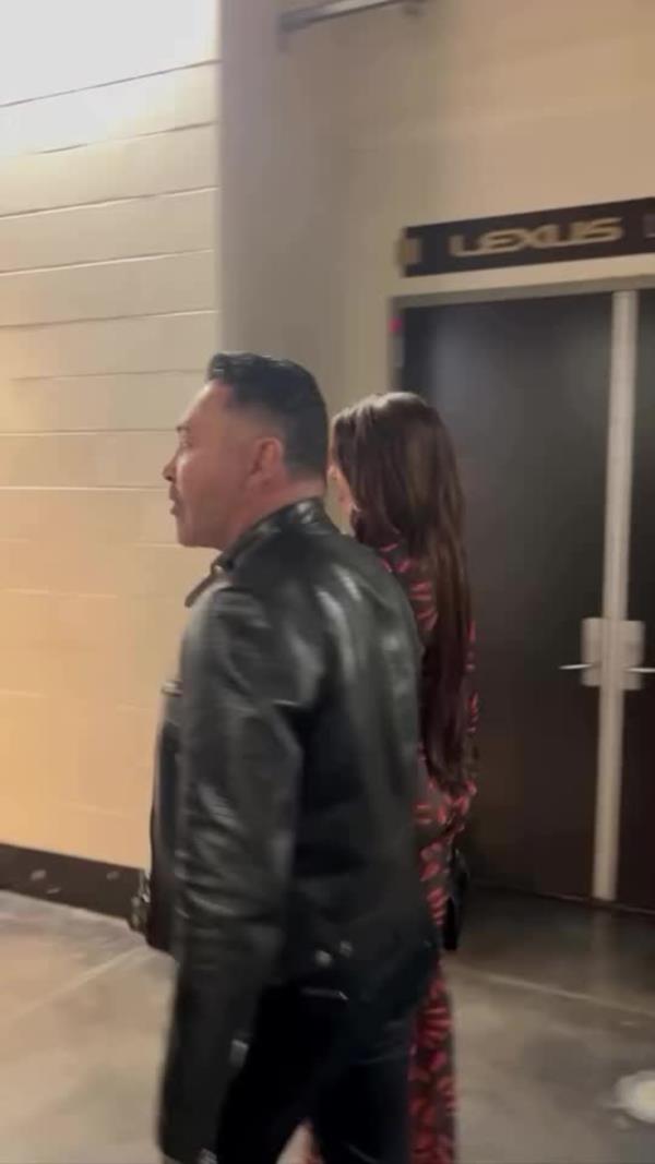 Oscar De La Hoya: The Essence of Confidence and Luxury