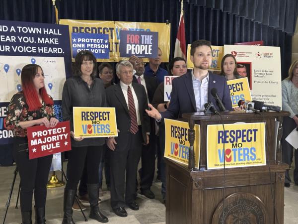 Centrist Democrats Navigate Uncertainty In Defining Policy Positions
