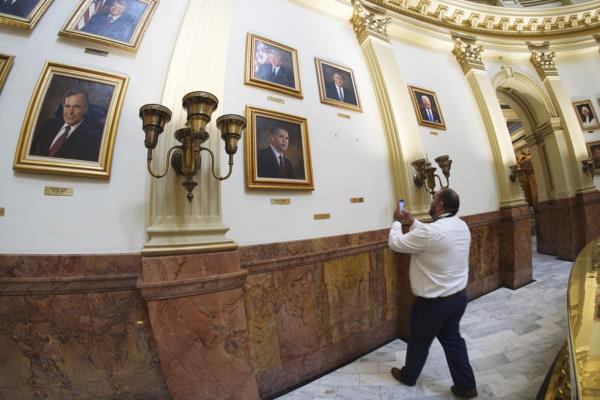 Controversy Surrounds Delay In Displaying Capitol Officers' Plaque