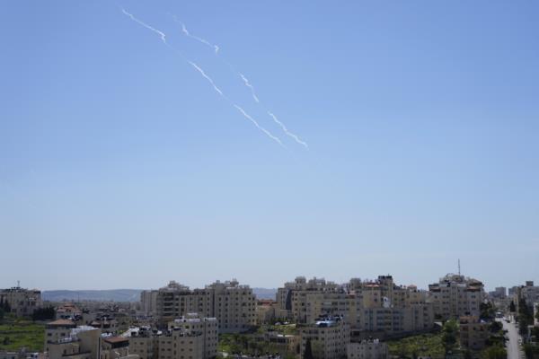 Israeli Air Defense Successfully Intercepts Iranian Missiles Over Tel Aviv