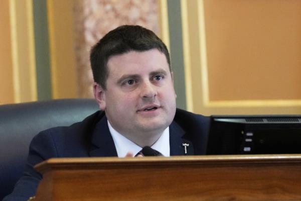 Iowa Democrats Target GOP In Midterm Elections Over Health Care