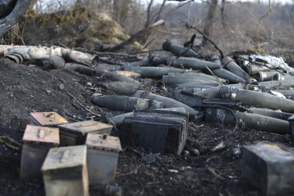 US Halts Weapon Shipments To Ukraine Amid Russian Attacks